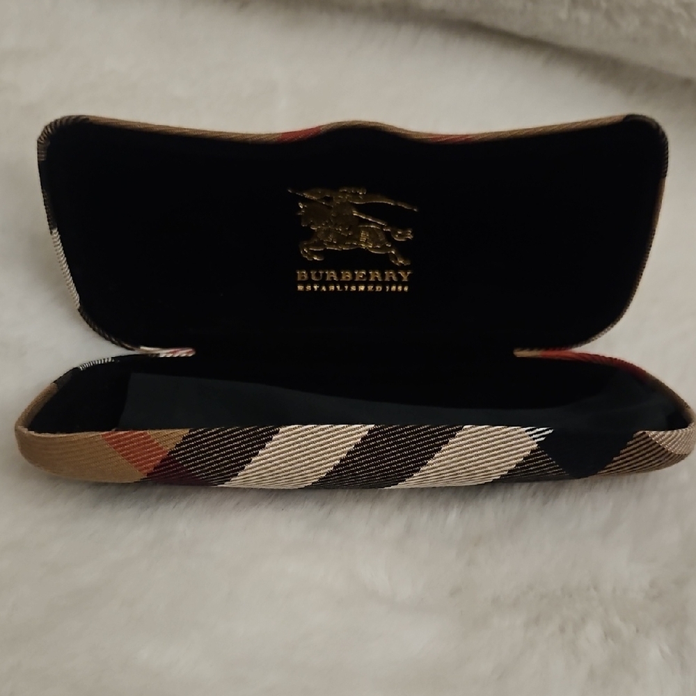Burberry Checkered Eyeglass Case in Black and Tan